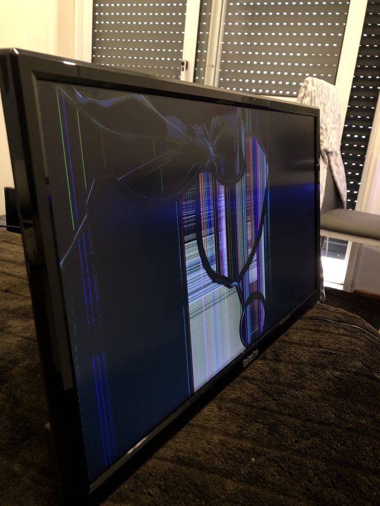 Vendo tv com lcd danificado