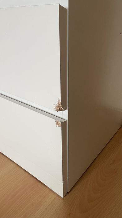 Cômoda IKEA MALM branca com tampo de vidr	o - 6 gavetas