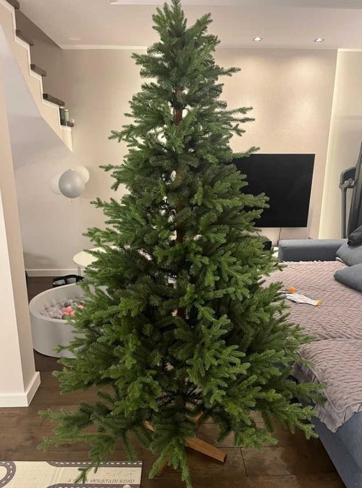 Choinka sztuczna jodła bawarska 220 cm - z gałązkami PE.