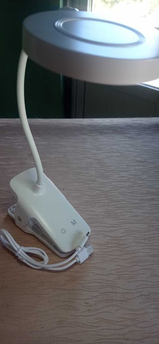 Настольная лампа аккумуляторная