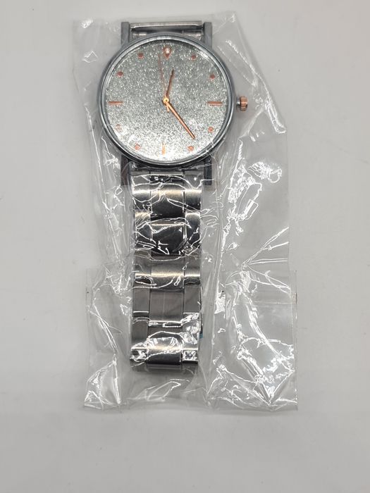 Relógio prateado - novo
