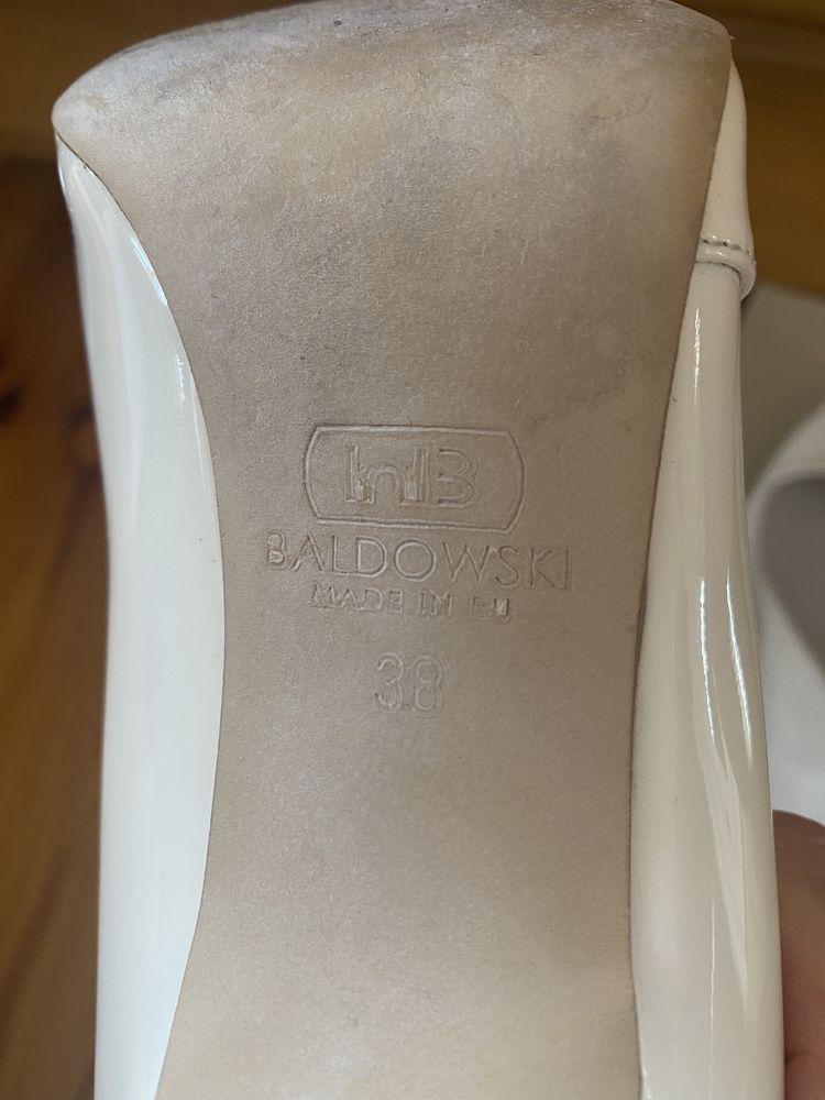 Buty szpilki 38 skóra Baldowski ślub