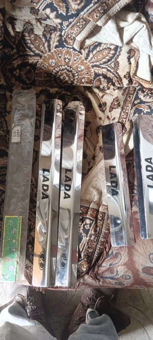 Накладки на пороги для ВАЗ 2110-21115