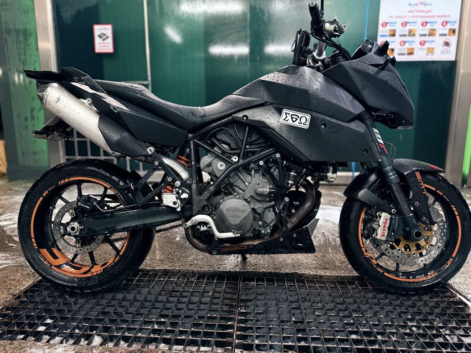 Мотоцикл KTM 990 SMT На Дoкумeнтax