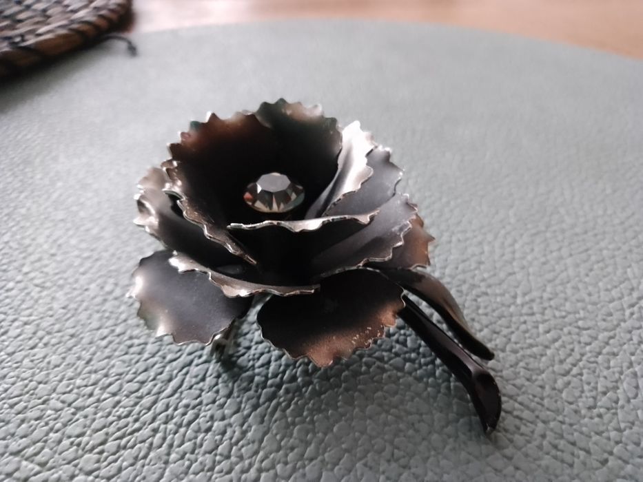 Broszka róża vintage