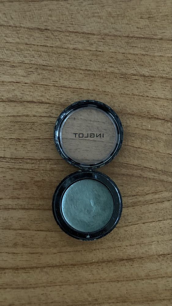 Inglot dwa pojedyncze cienie do powiek kolor zielony i szary