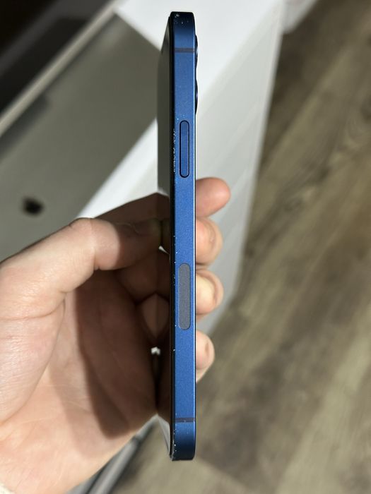 iPhone 12 64gb, R-sim, нормальний стан, акумулятор 92%