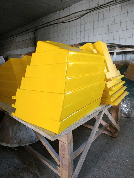 Контейнери зі скловолокна для антиожеледних матеріалів від заводу