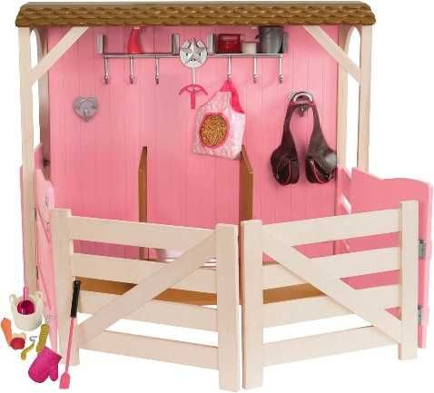 Zestaw stajni dla koni Deluxe naszej generacji: zabawka z akcesoriami,