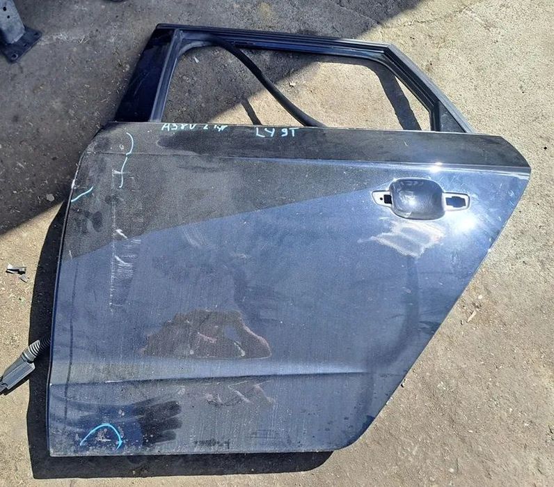 AUDI A3 8V 18r DRZWI LEWY TYŁ TYLNE LY9T