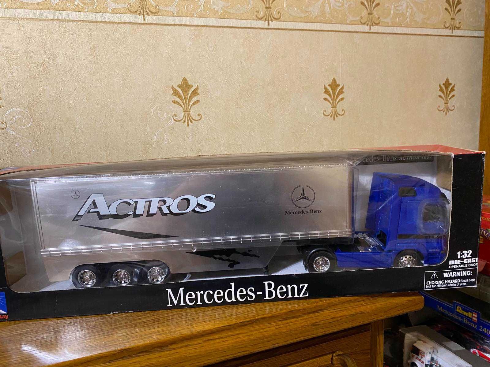 модель грузового автомобиля Mersedes Benz