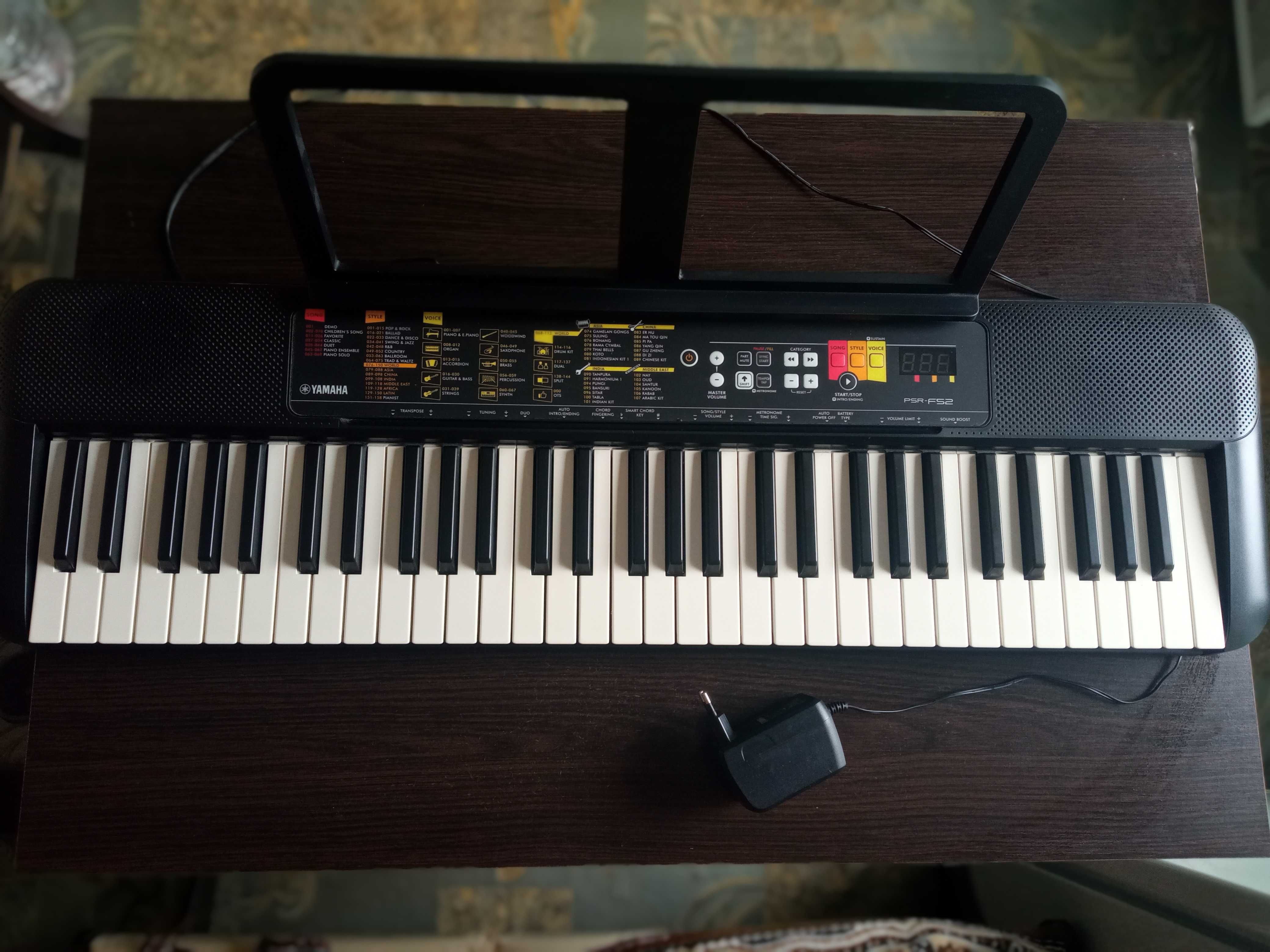 Синтезатор YAMAHA PSR-F52