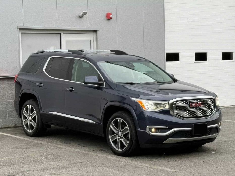 GMC Acadia Denali      2019
