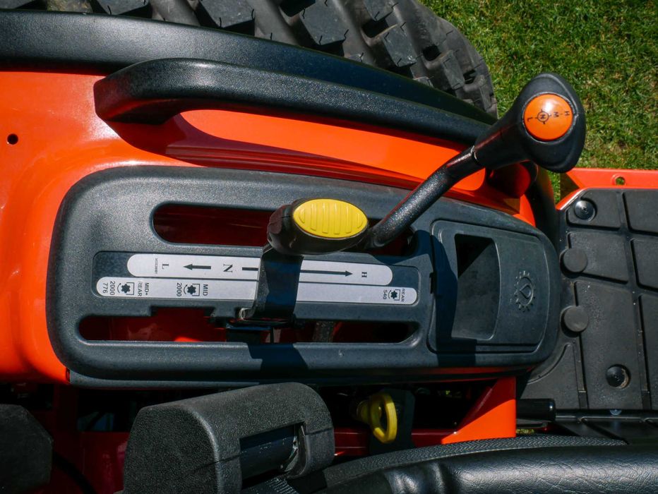 Ciągnik komunalny TAFE 6028 H [HST] 24,4 KM nie Farmtrac, Solis