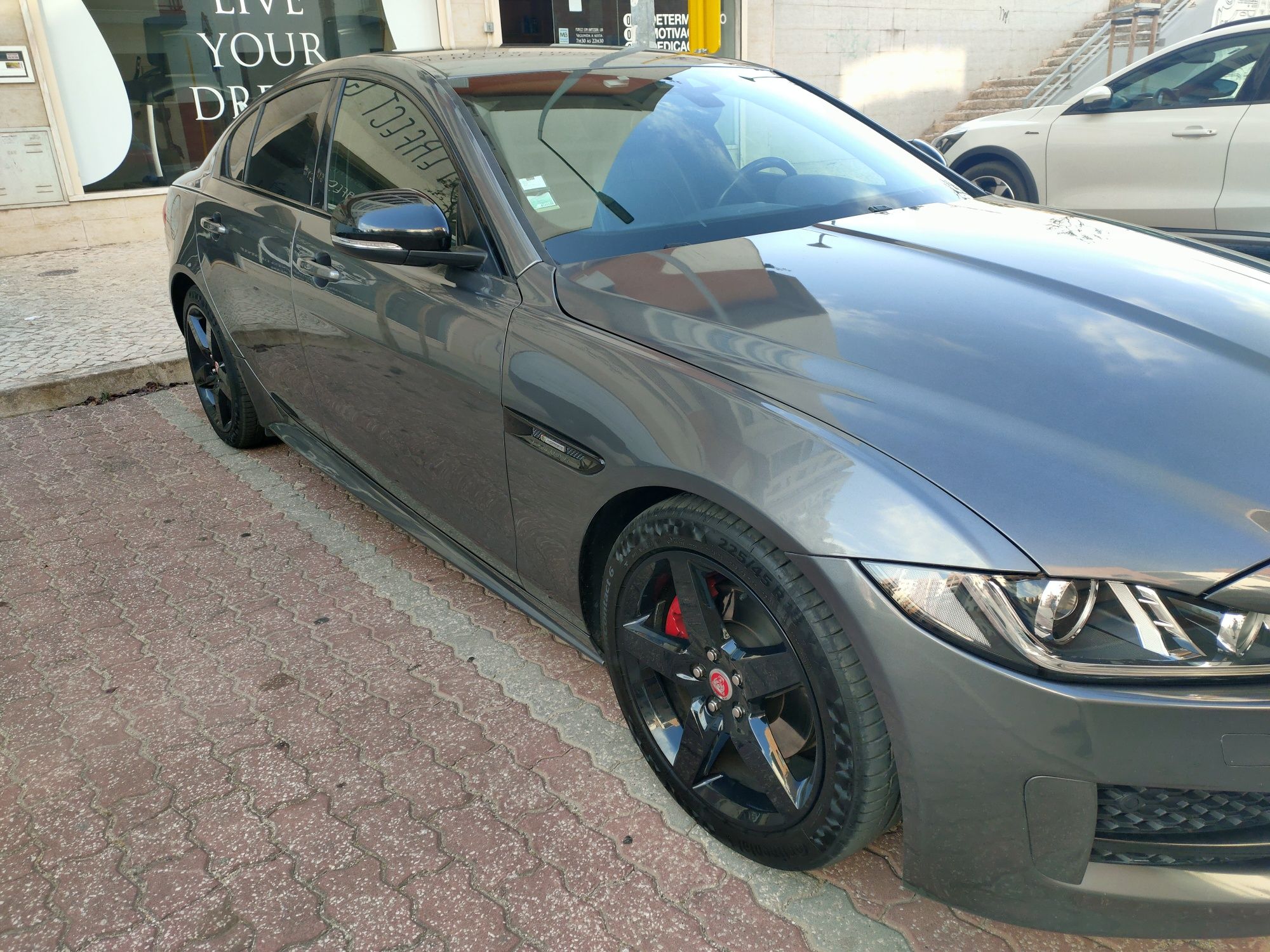 Jaguar Xe 2.0 D r-sport