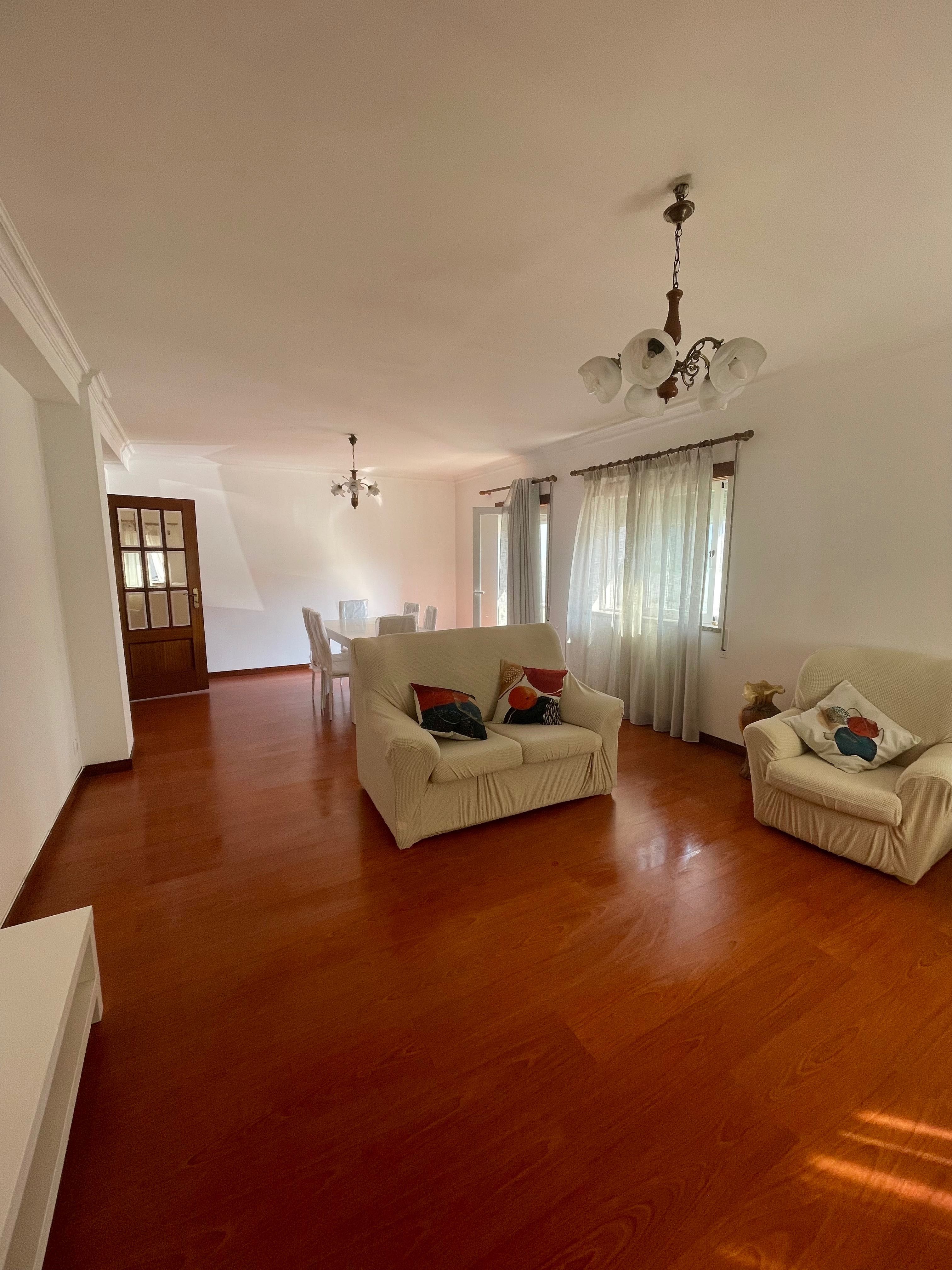 Alugo apartamento T2 no centro de Oliveira de Frades