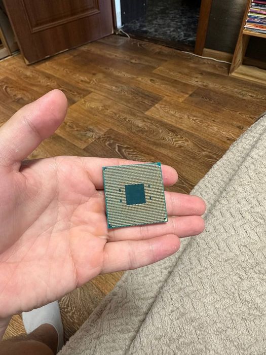 Ryzen 7 5700x ( не китайская версия )