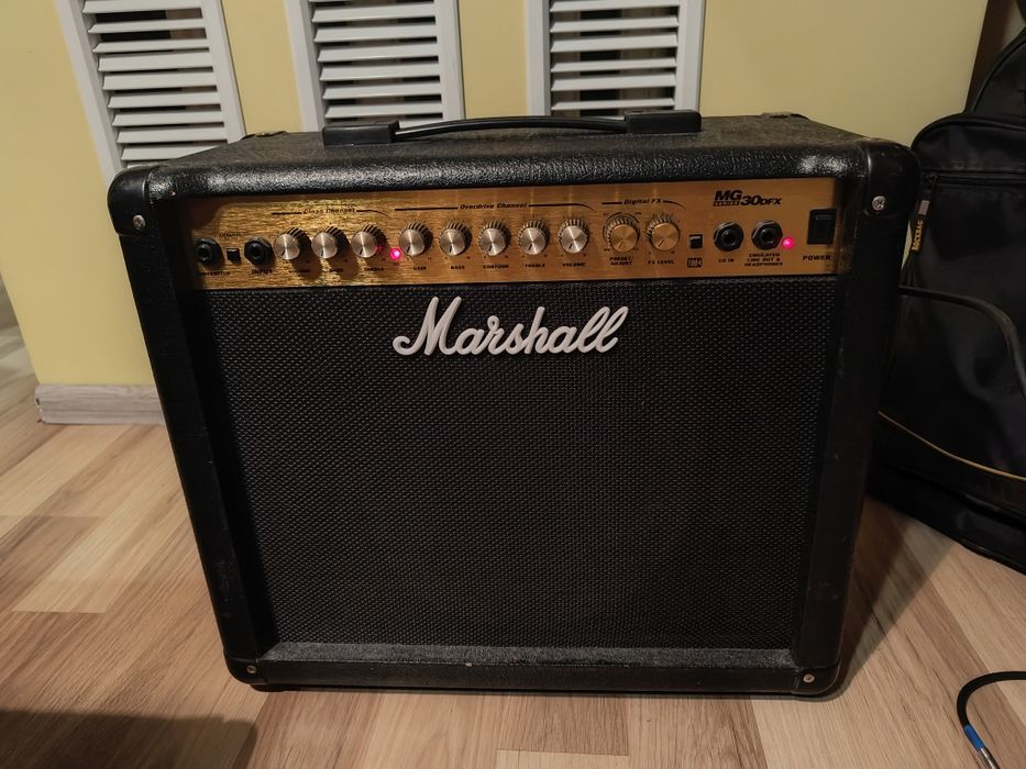 Комбопідсилювач Marshall MG 30dfx