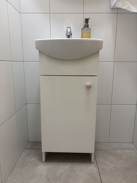 Szafka z umywalką