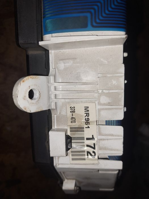 MR951172 Прибоона панель Mitsubishi Pajero Wagon 3 3.2 D