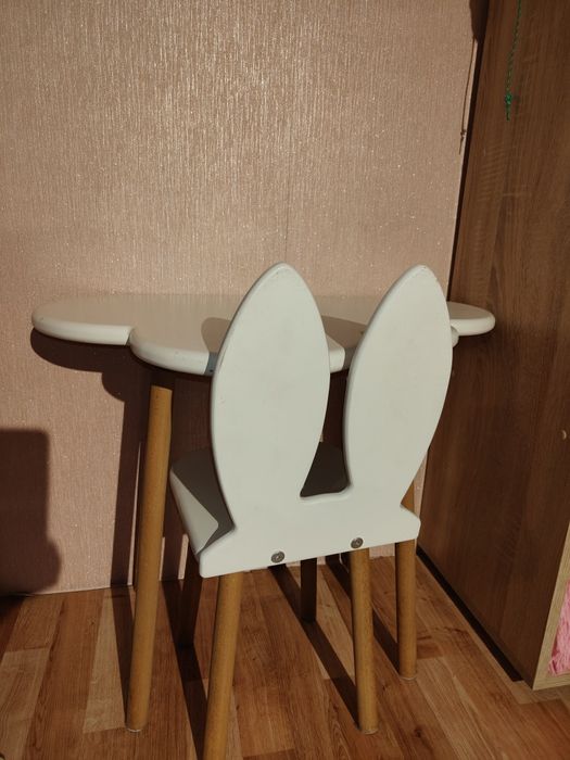 Zestaw do pokoju dziecięcego chmurka i krzesełko królik