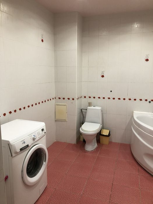 Длительно (год и более) 2х ком.квартира в р-не Монолита; газ.котел