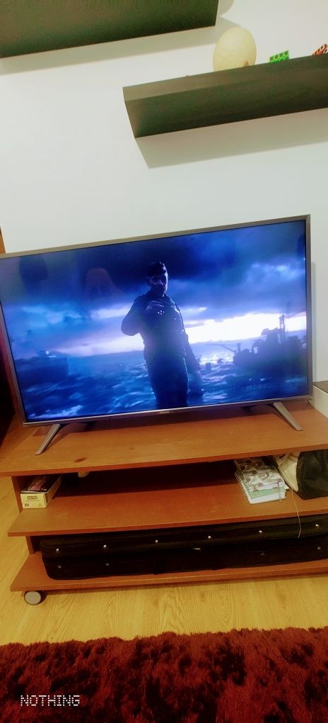 SMART TV Hisense 4K 49' + Móvel