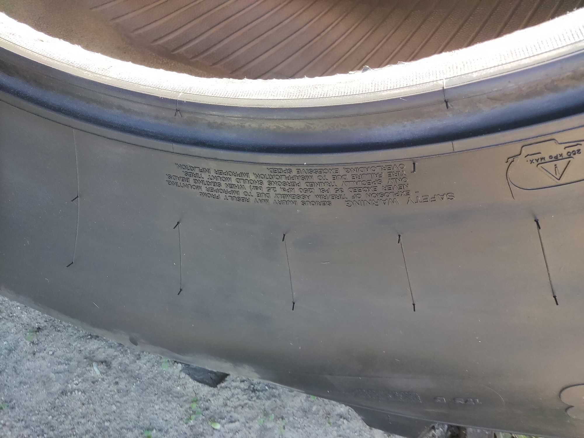 opona 650 85 r38 Vredestein Traxion XXL jak nowa bez napraw