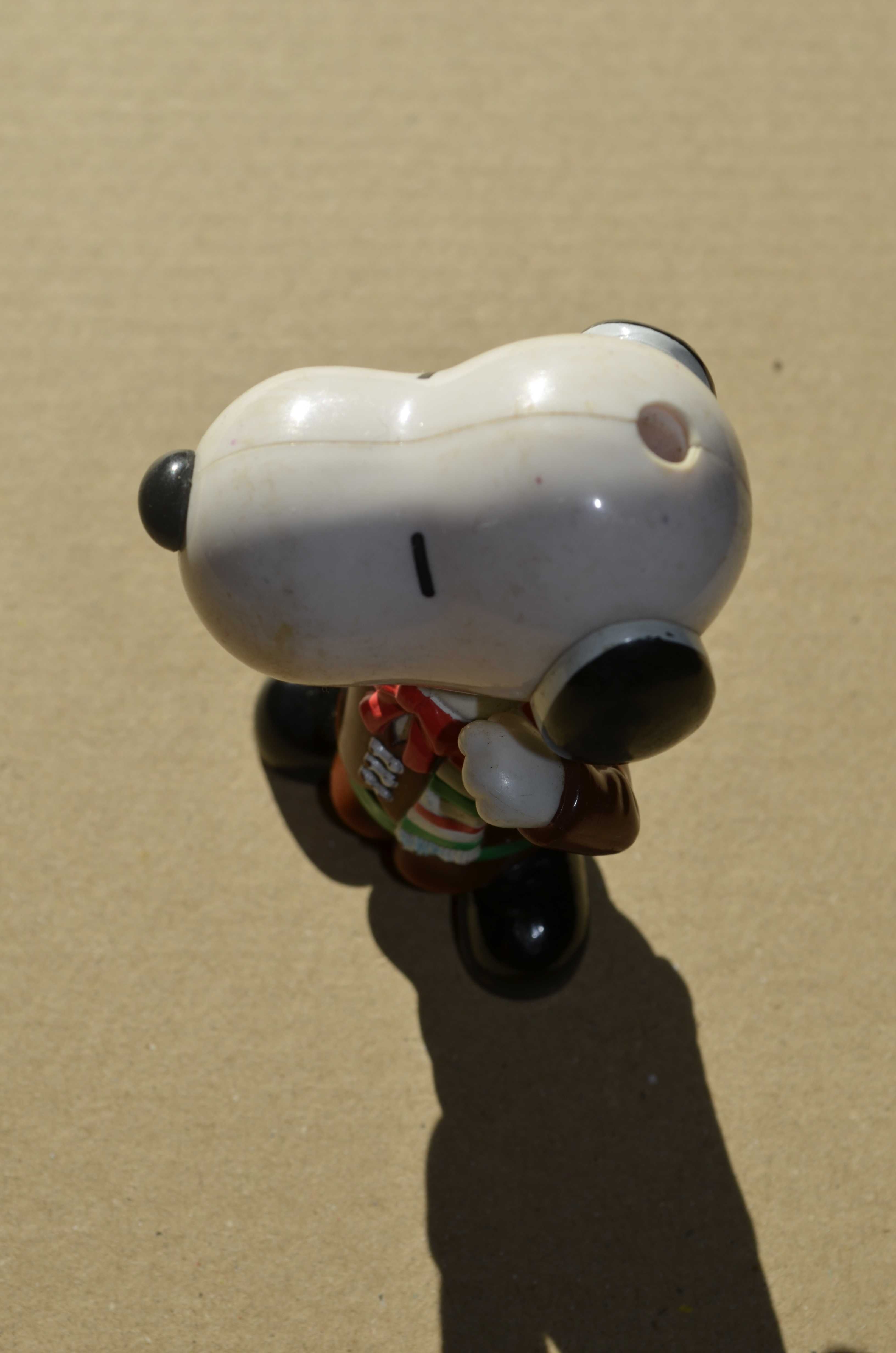 SNOOPY World Tour McDonalds Toy Figurine 1999 - US