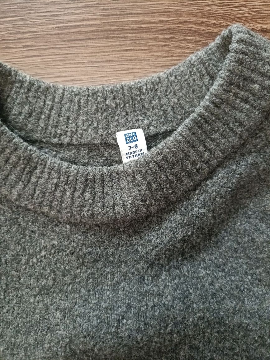 Дитячі светри UNIQLO для хлопчика на 7-8 р.