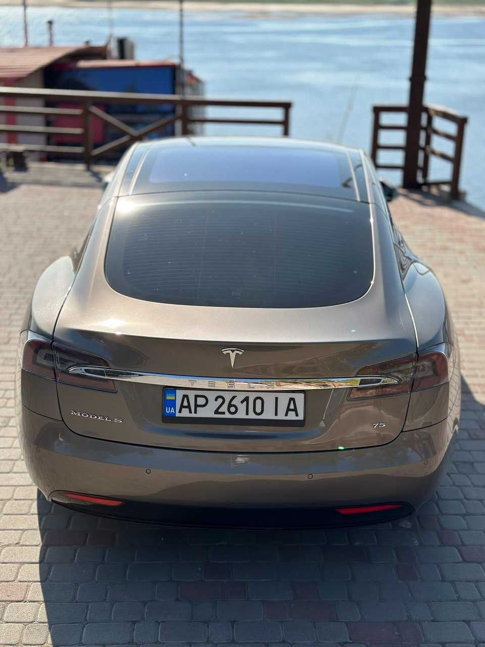 Продам Tesla Model S 2016