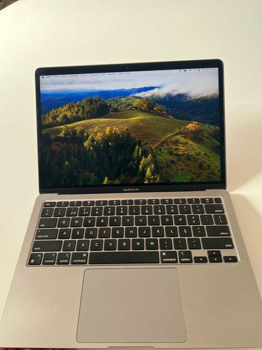 MacBook Air 2020 M1 - 13,3" /8 GB / 256 GB SSD