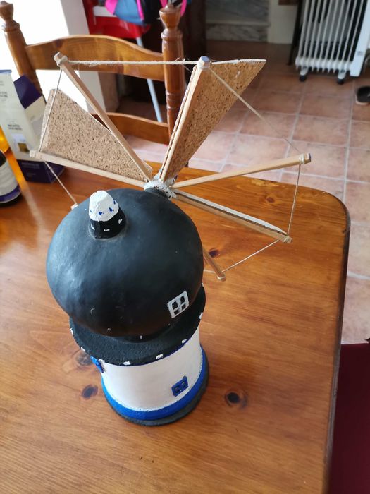 Replica de moinho antigo - artesanal