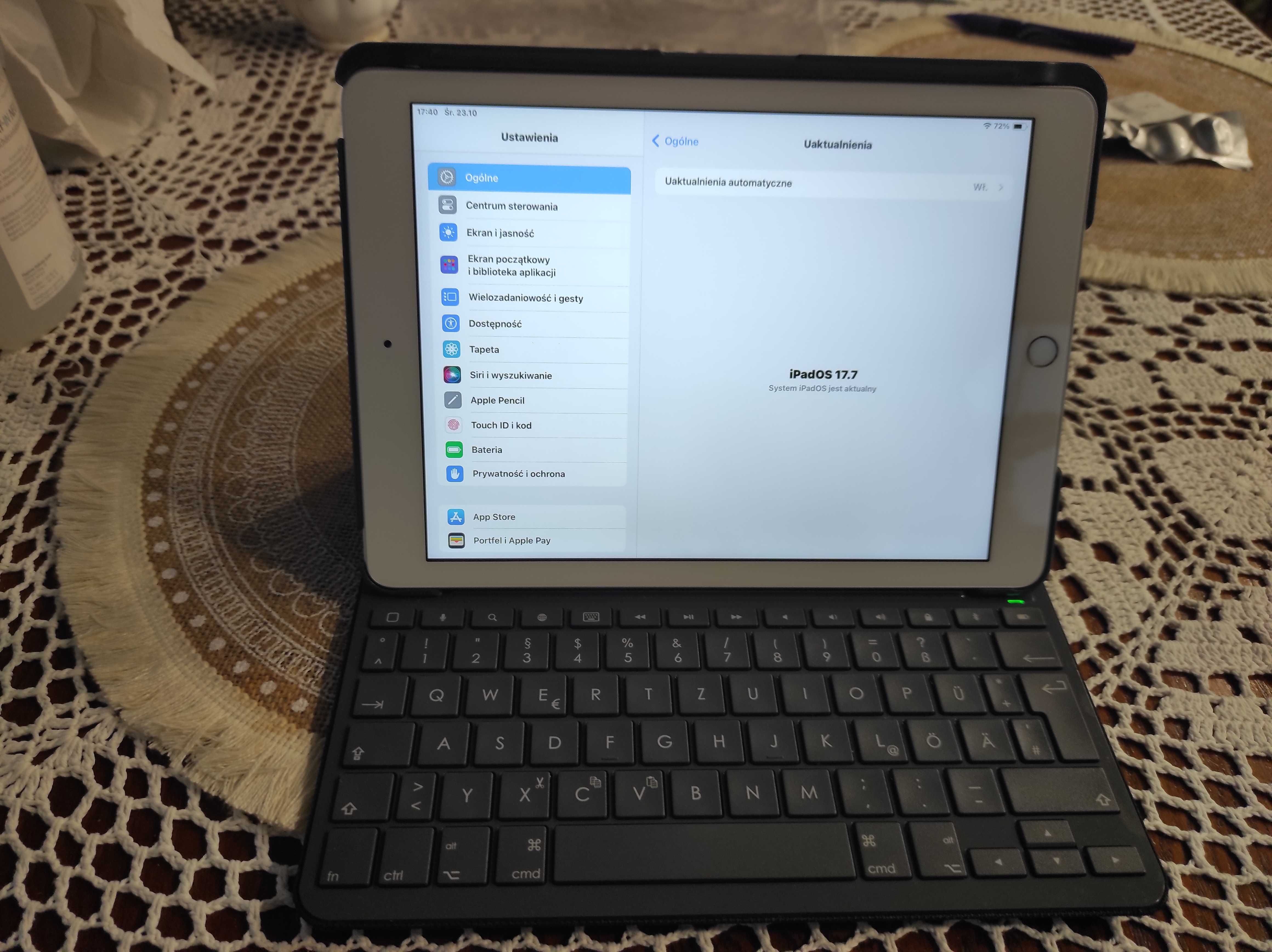 Apple iPad 6 32 GB, Logitech Case, Flex by Filoflex+Pencil