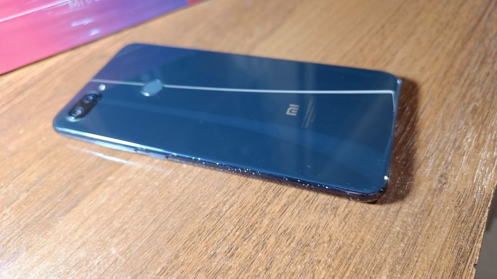 Смартфон Mi 8 Lite + 2 чохли + захисна плівка