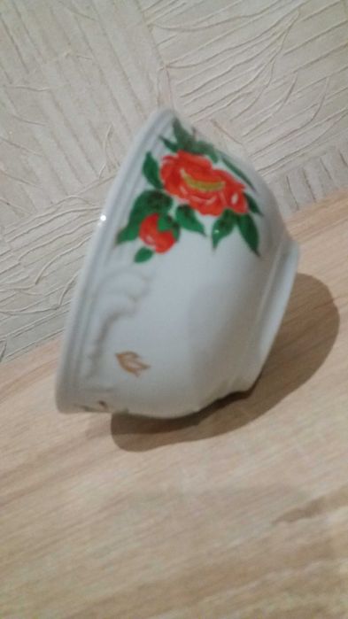 Пиала из СССР 70-х годов.Оригинальная с рельефом см.(фото)