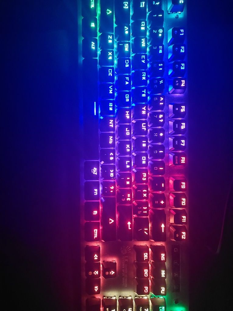 Продаю б/у клавіатуру bloody lk gaming keyboard infrared optic shaft