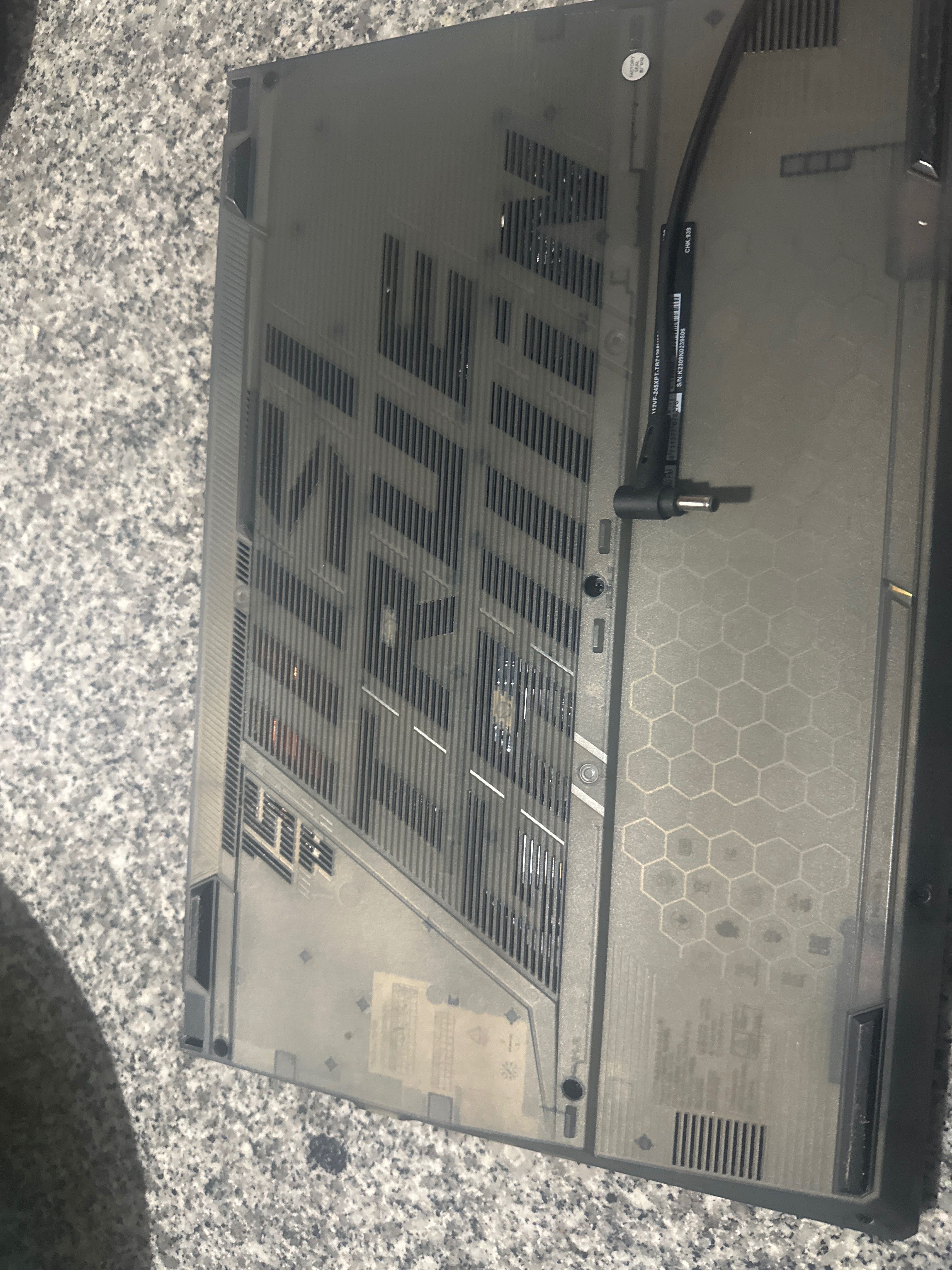Cyborg 15 da msi completamente novo. Computador gaming com pouco uso.