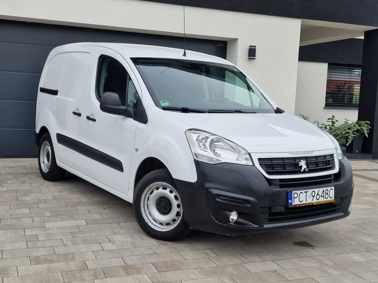 Peugeot Partner  NOWY ROZRZĄD + OLEJ *bezwypadkowy* bardzo zadbany* KLIMA 3szt