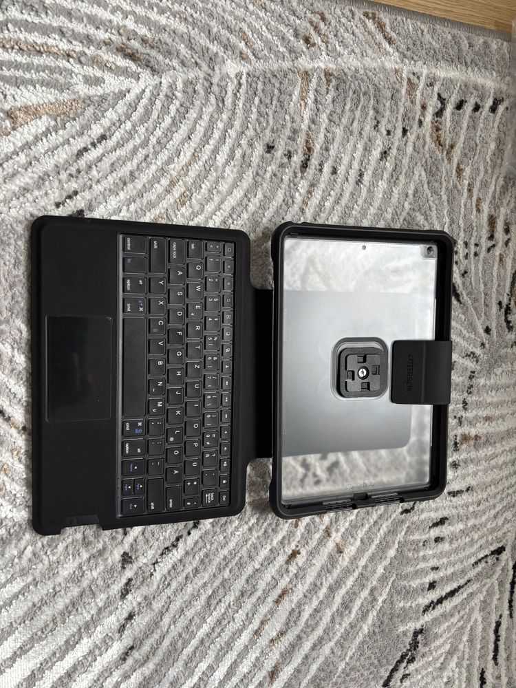 Etui z klawiaturą OtterBox do Apple IPad 10,2 cala 7,8 i 9 gen.