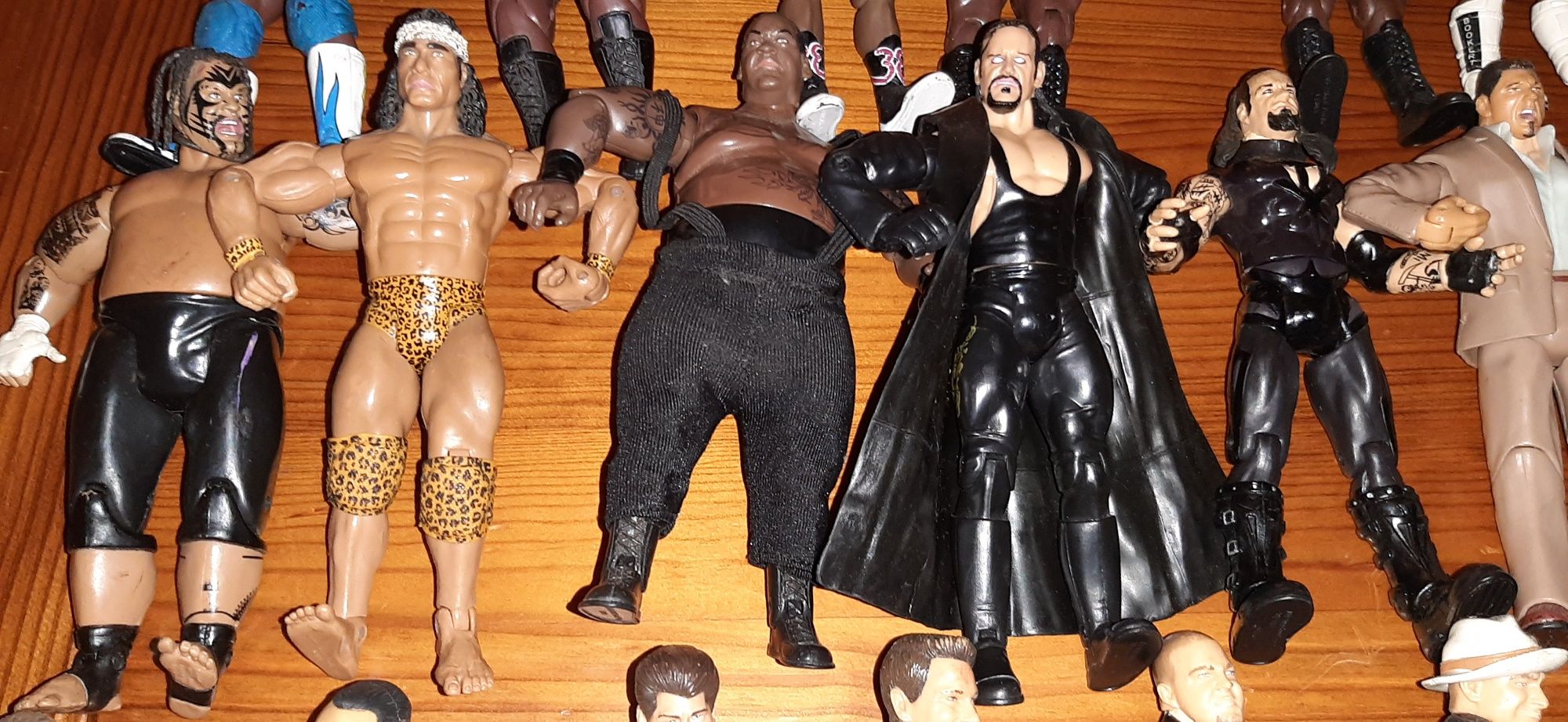 28 figuras/bonecos Wwe-wrestling e comentadores wrestlemania