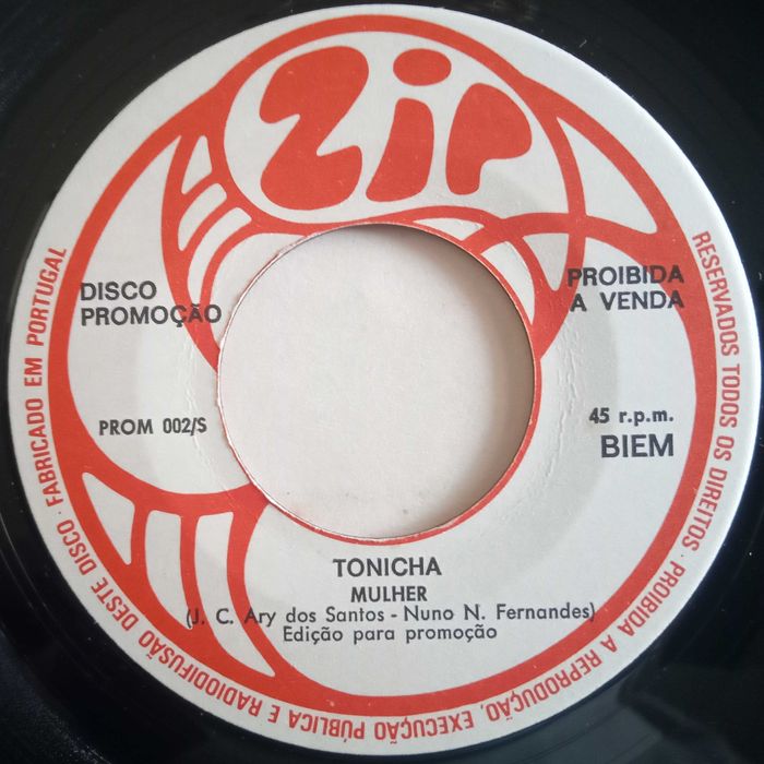 Tonicha	- - - - -	Mulher	- - - - -	Single