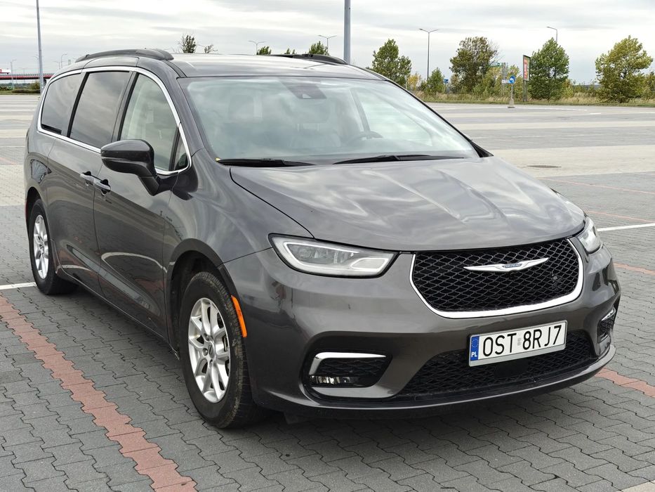 Chrysler Pacifica 8-mio osobowy faktura VAT 23% kilka sztuk do wyboru