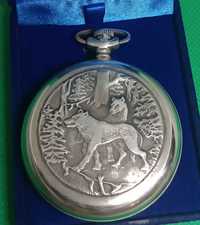 Часы  карманные Молния " Волки " с родной цепочкой в футляре
