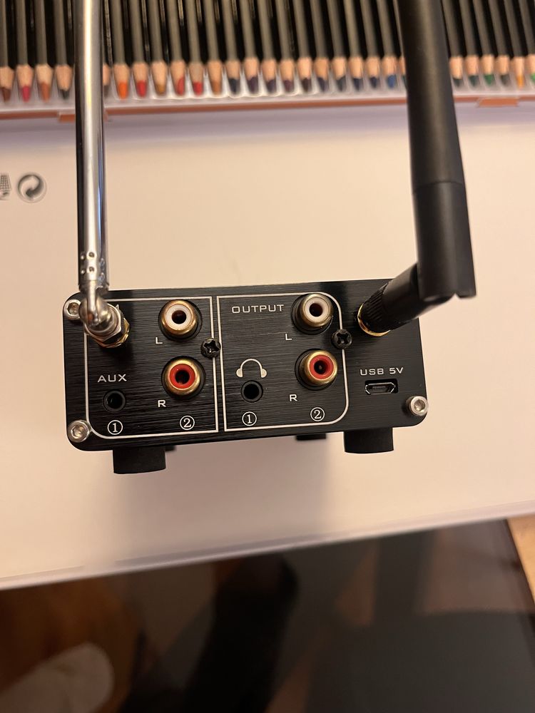 Receptor FM e Bluetooth