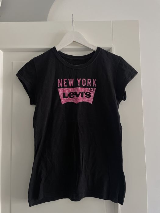 T-shirt damski LEVIS czarny różowy