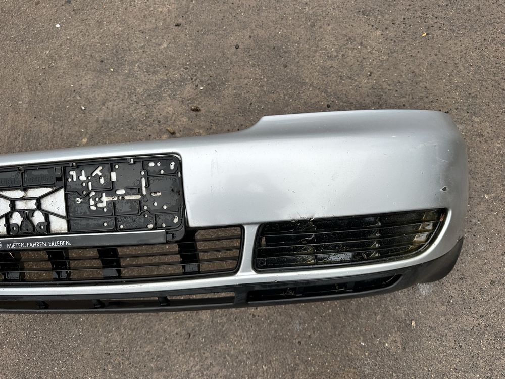 Передній бампер Audi A4 B5 Ауді А4 Б5 дорестайл 1994-2000
