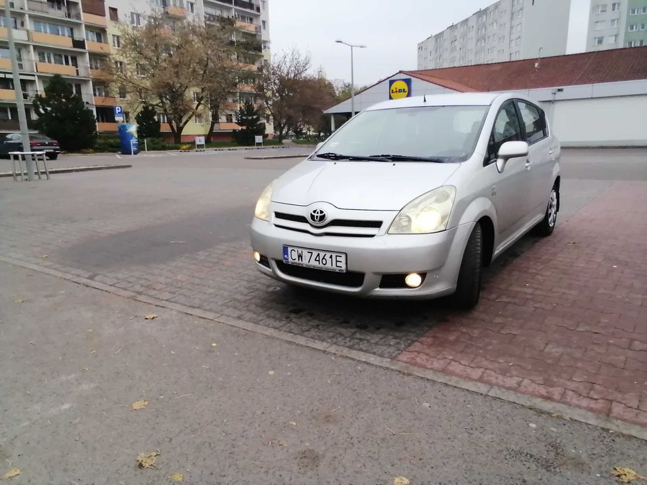 Sprzedam Toyota corola verso 2.0d