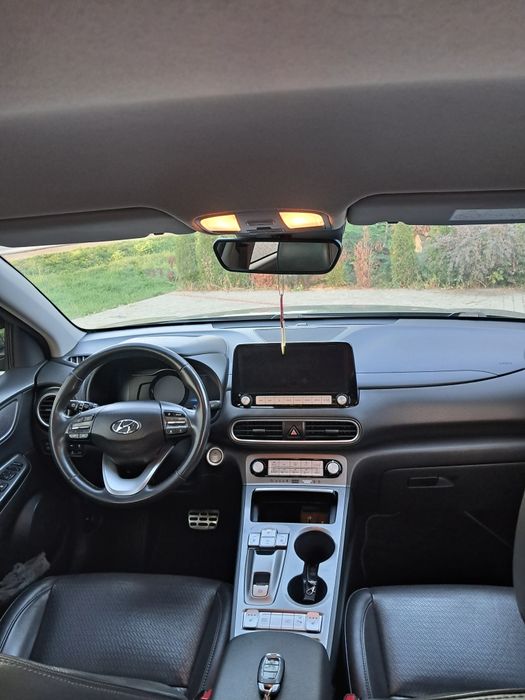 Hyundai Kona Electric 64 кВт