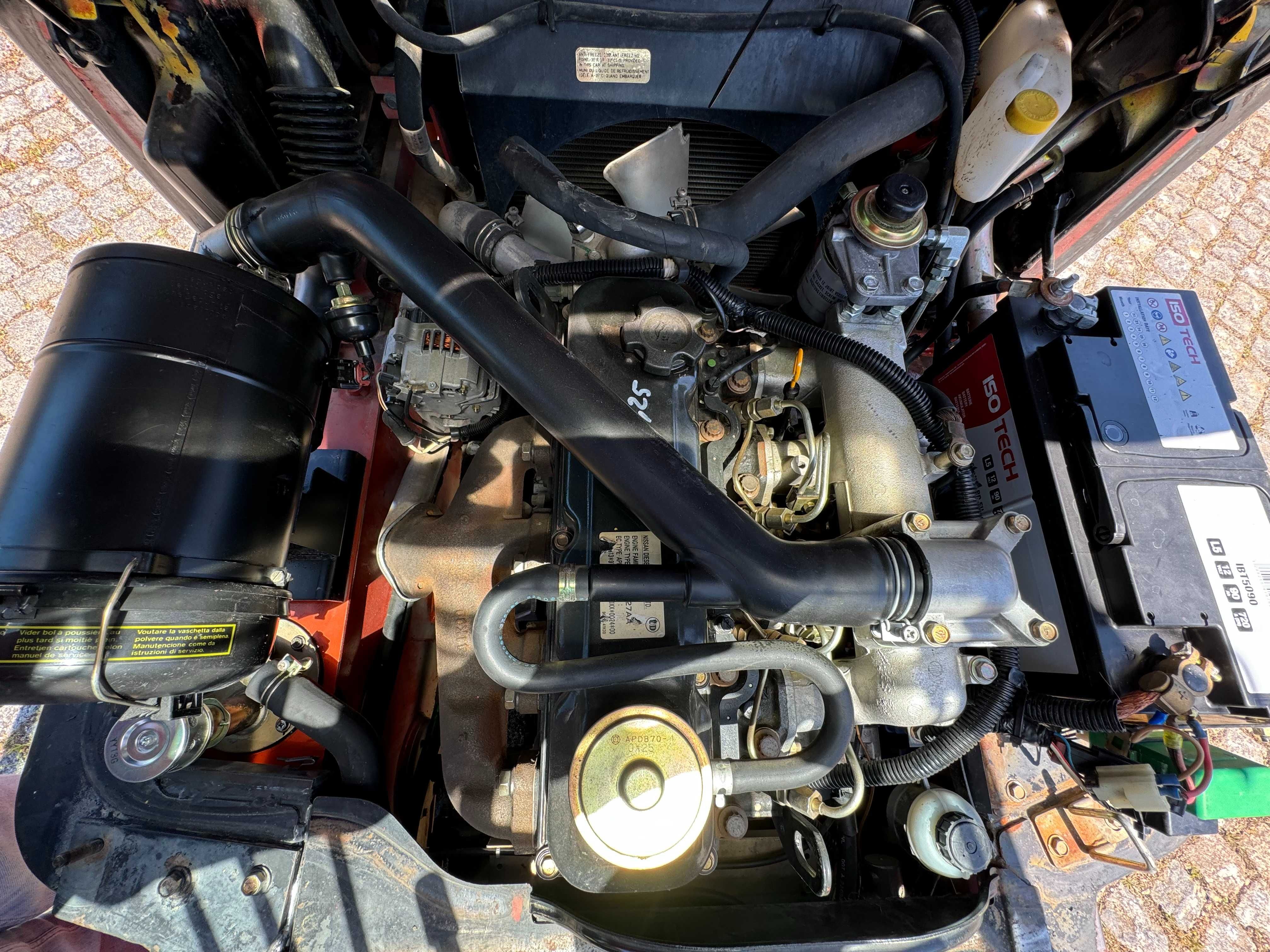 2000 Nissan FD02A25Q 2500 Kg Empilhador Diesel